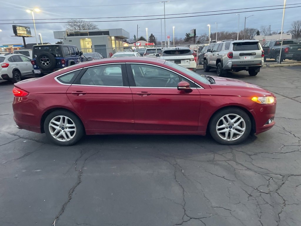 Used 2014 Ford Fusion SE Sedan