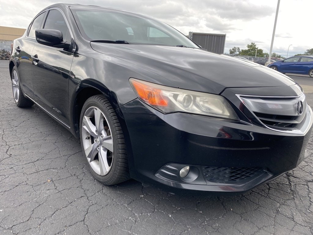 Used 2013 Acura ILX Premium with VIN 19VDE1F53DE020549 for sale in Warren, MI