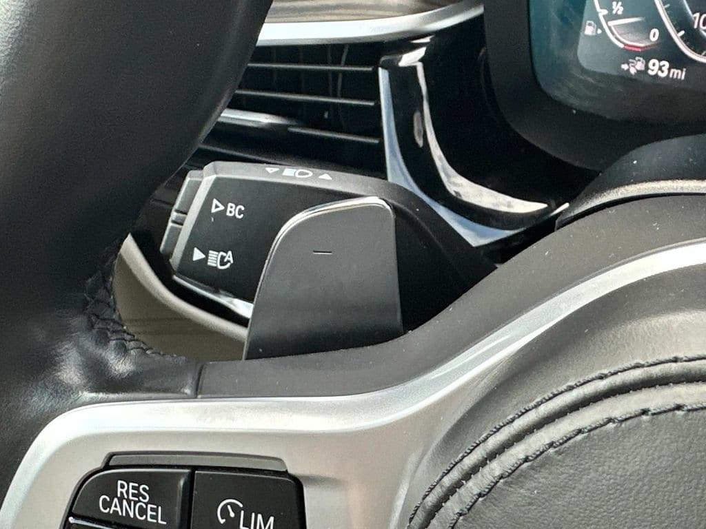 2023 BMW 5 Series 530e - Photo 25