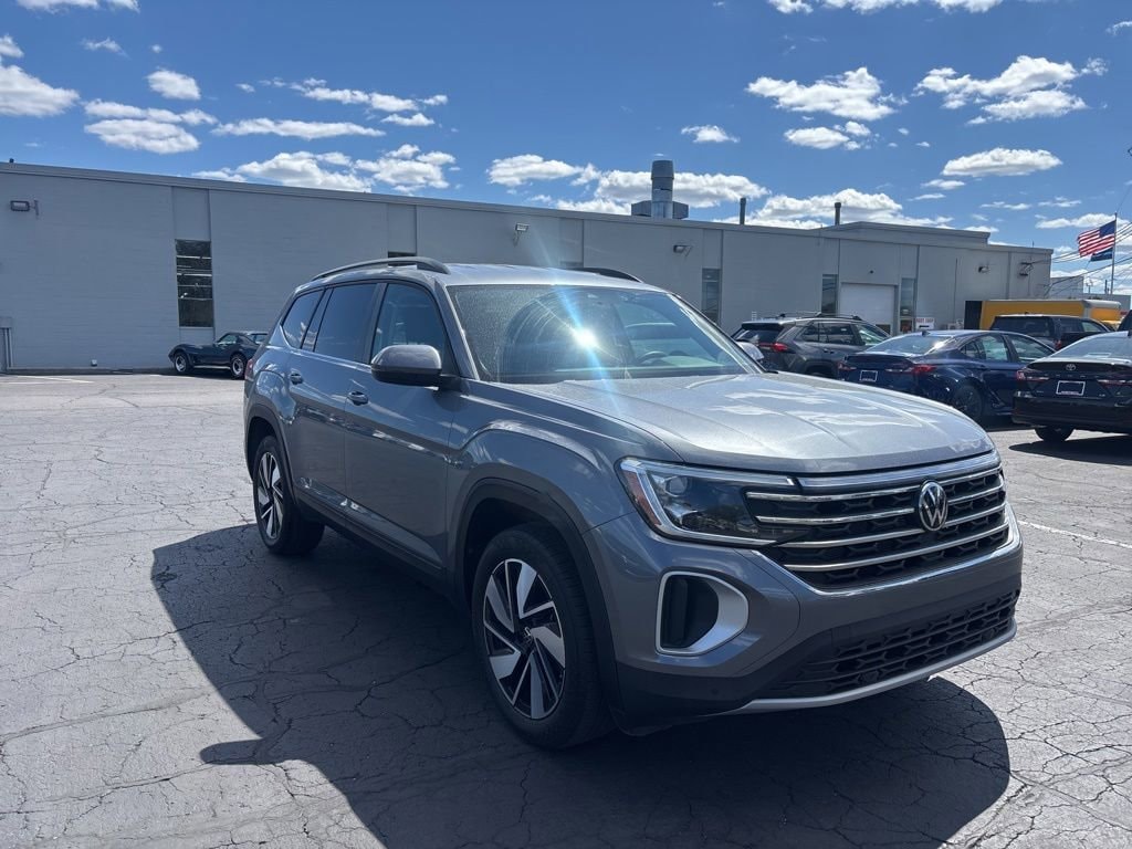 Used 2025 Volkswagen Atlas 2.0T SE w/Technology Sport Utility