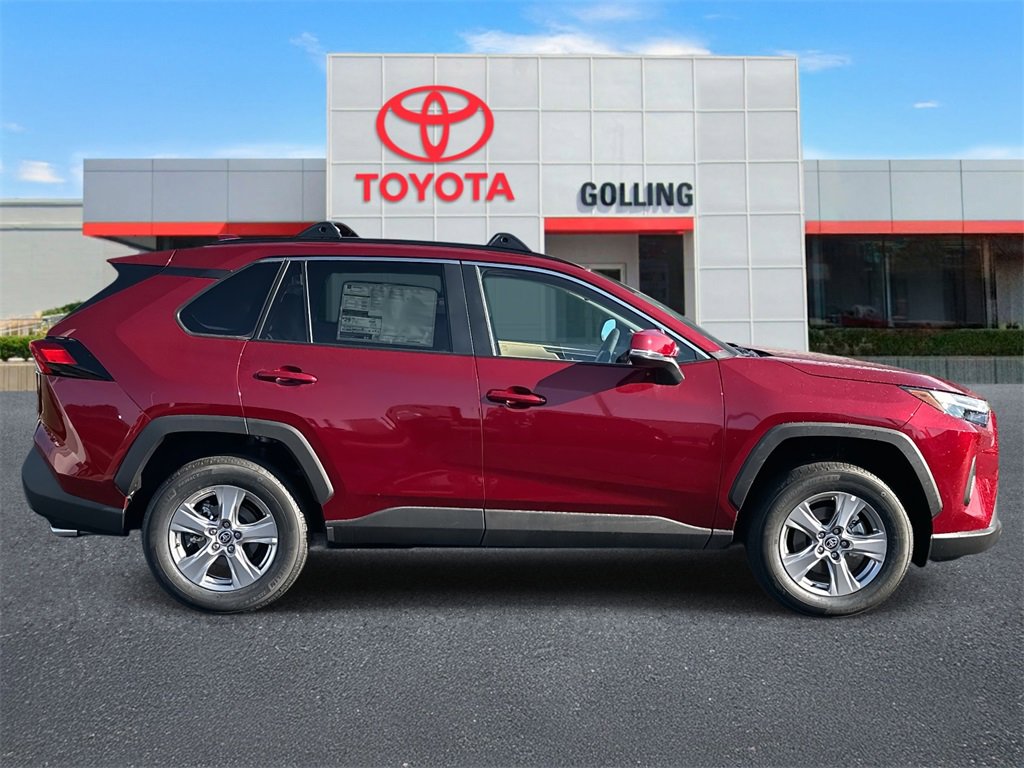 2025 Toyota RAV4 XLE photo 2