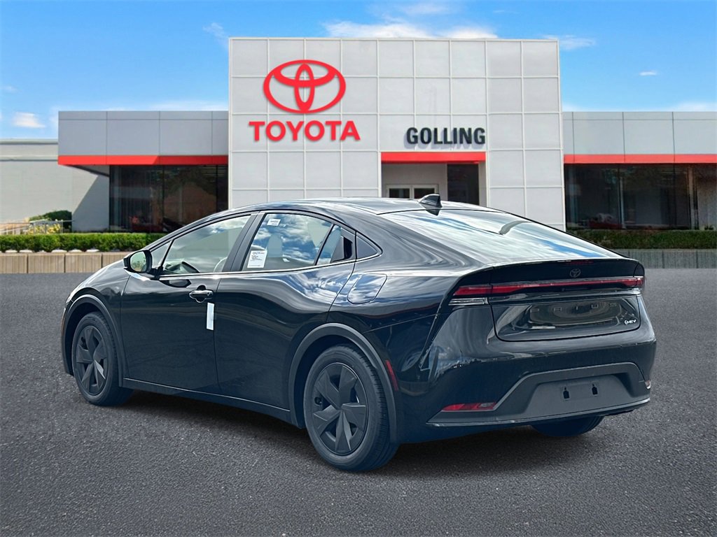 2025 Toyota Prius LE photo 4