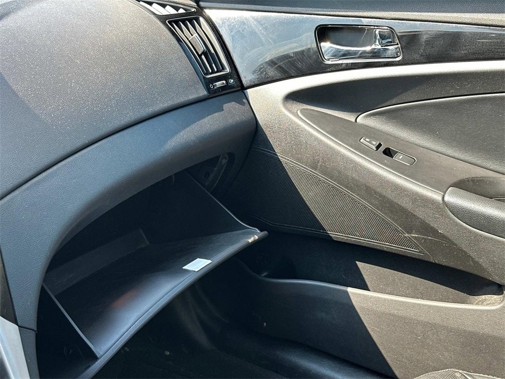 2011 Hyundai Sonata Limited photo 4