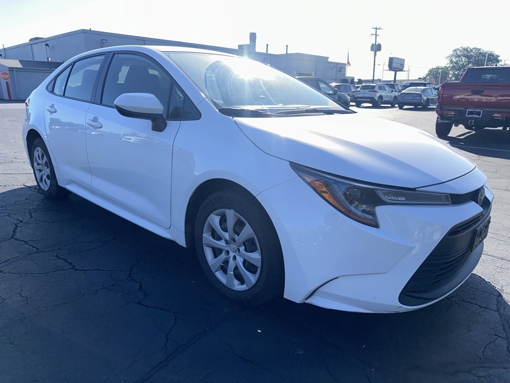 2023 Toyota Corolla LE photo 3