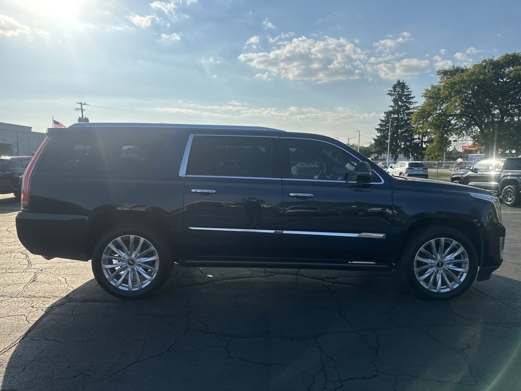 2017 Cadillac Escalade ESV Premium Luxury photo 4