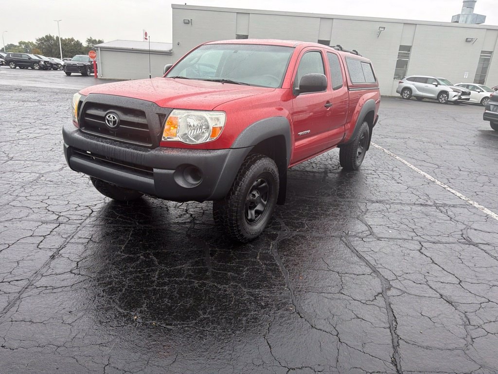 Used 2010 Toyota Tacoma Base with VIN 5TEUU4EN3AZ722999 for sale in Warren, MI