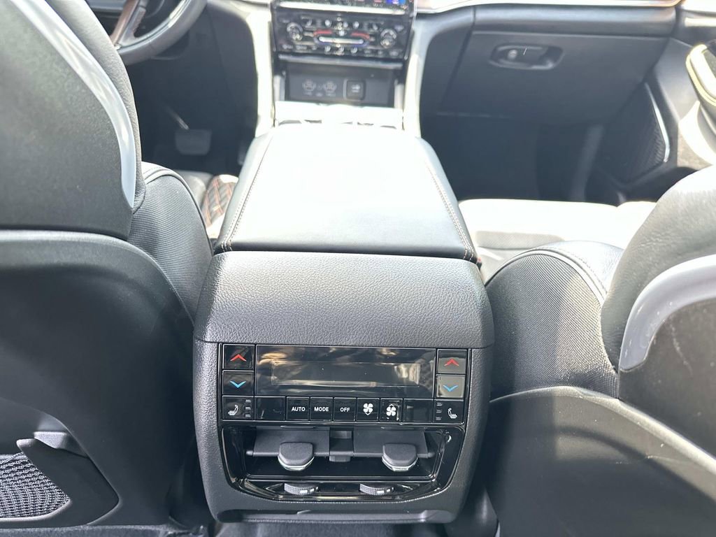 2025 Jeep Grand Cherokee L Summit - Photo 16
