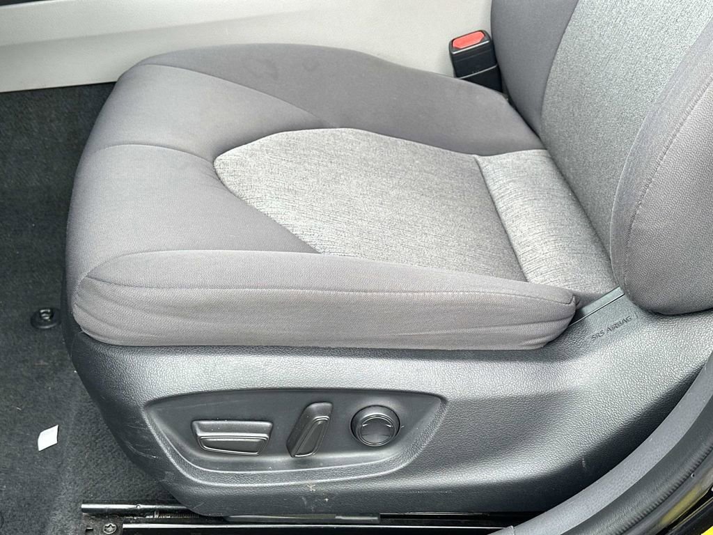 2023 Toyota Camry LE - Photo 17