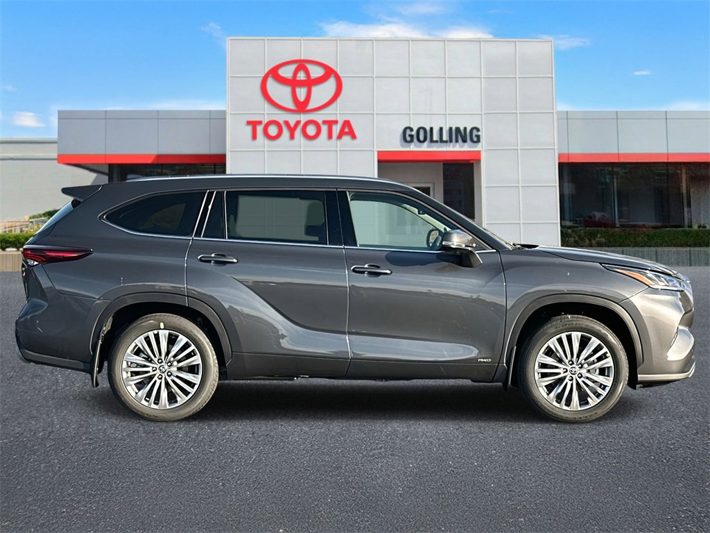 2025 Toyota Highlander Hybrid Platinum photo 2