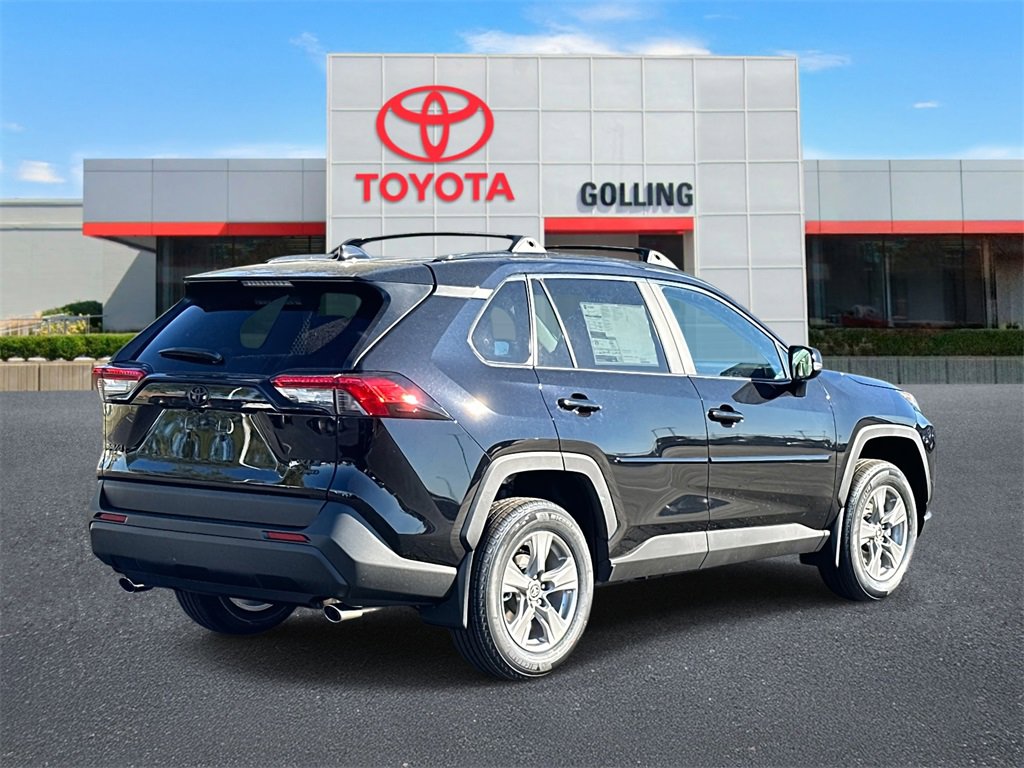 2025 Toyota RAV4 XLE photo 3