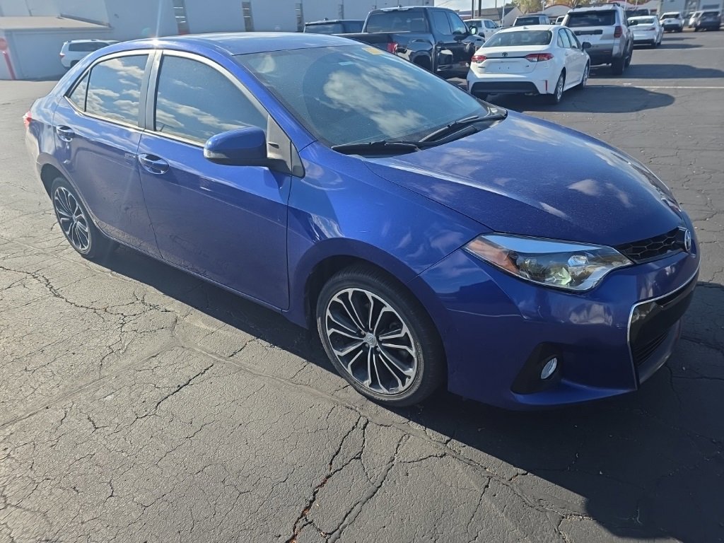 2015 Toyota Corolla L photo 3