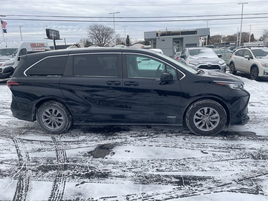 Used 2021 Toyota Sienna LE Passenger Van
