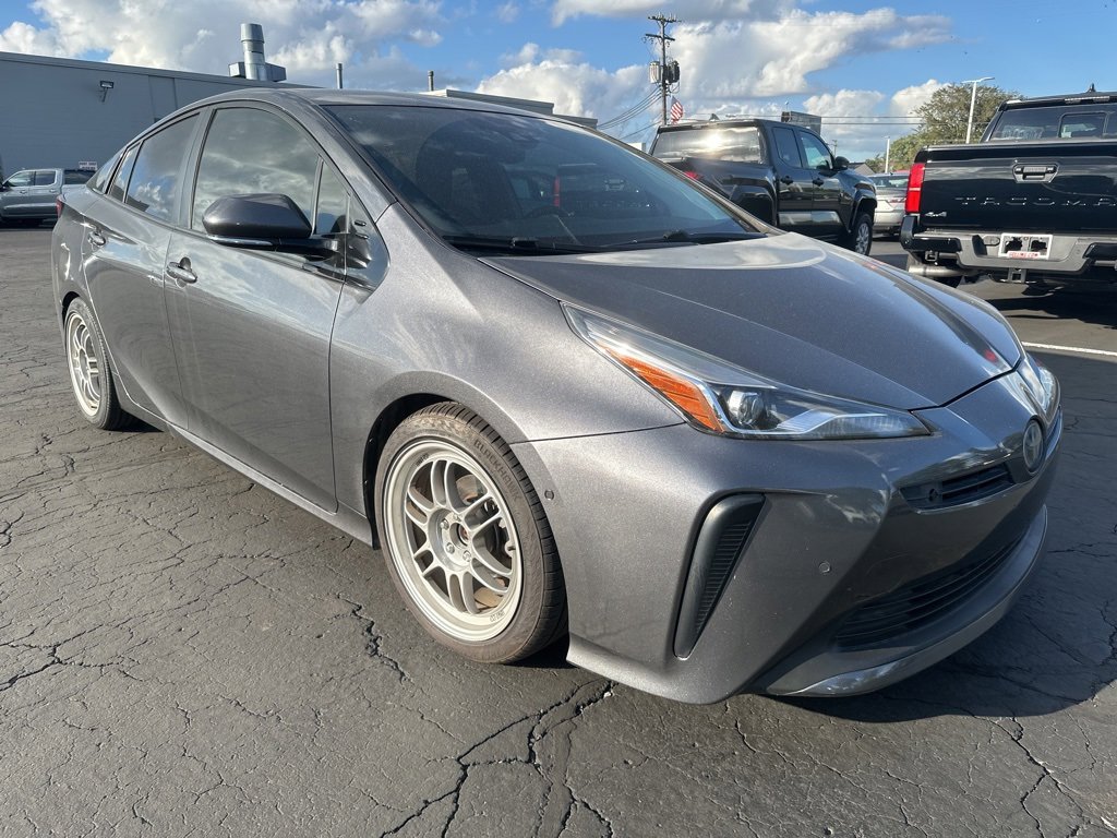 2019 Toyota Prius XLE photo 3