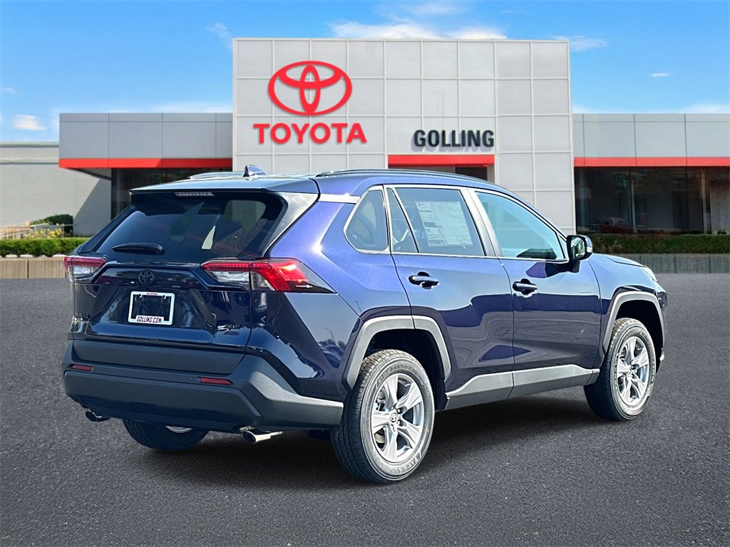 2025 Toyota RAV4 XLE photo 2