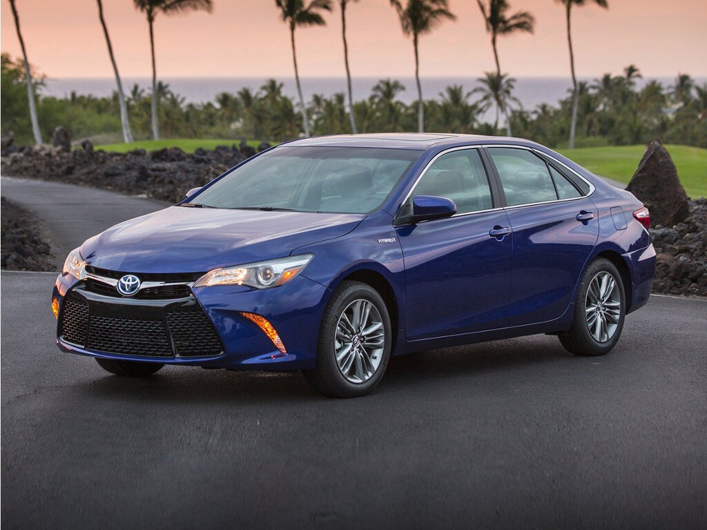 Used 2017 Toyota Camry SE Sedan