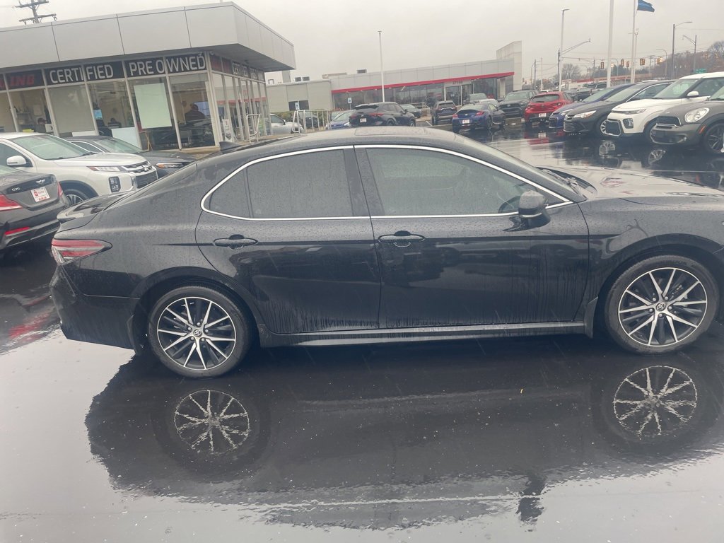 2024 Toyota Camry SE photo 4