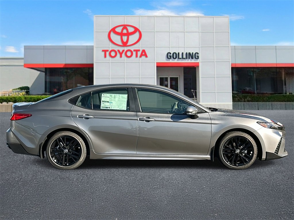 2026 Toyota Camry SE photo 2