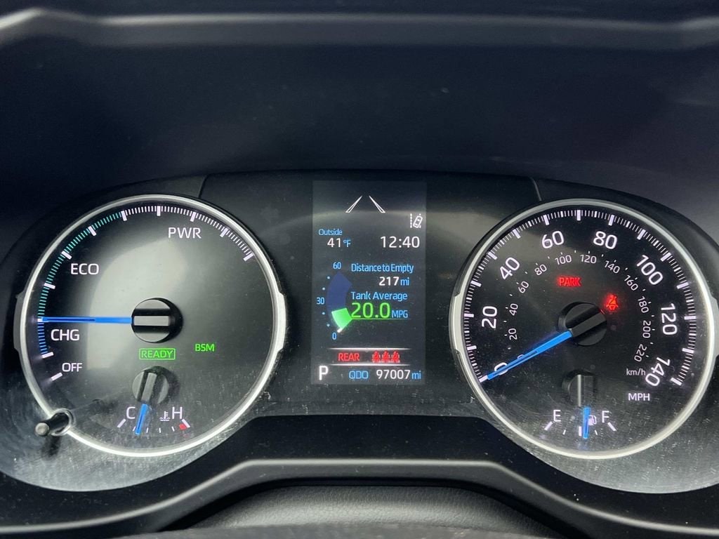 2021 Toyota RAV4 XLE - Photo 23