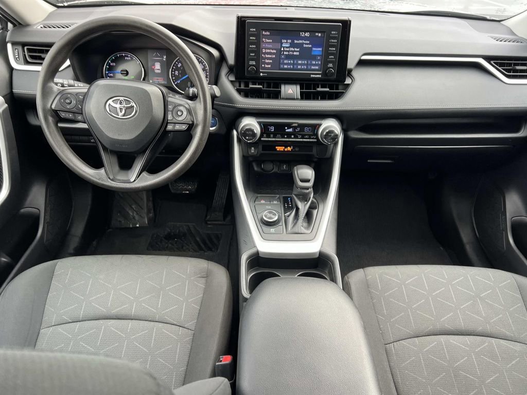 2021 Toyota RAV4 XLE - Photo 15