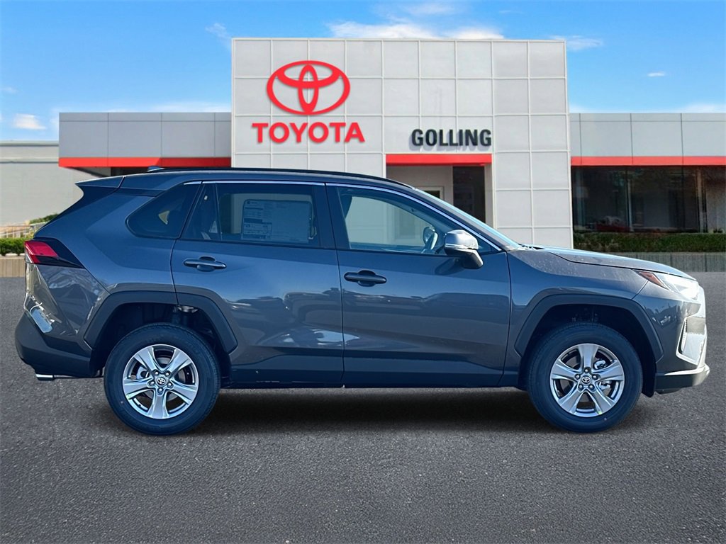 2025 Toyota RAV4 XLE photo 2