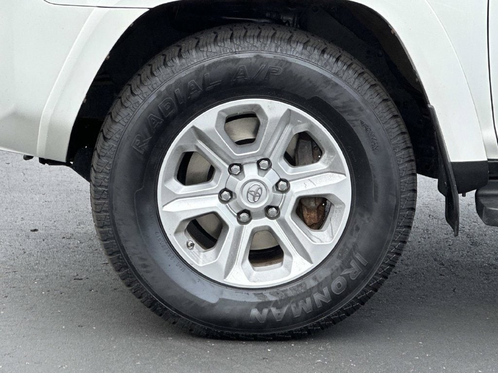 2021 Toyota 4Runner SR5 - Photo 9