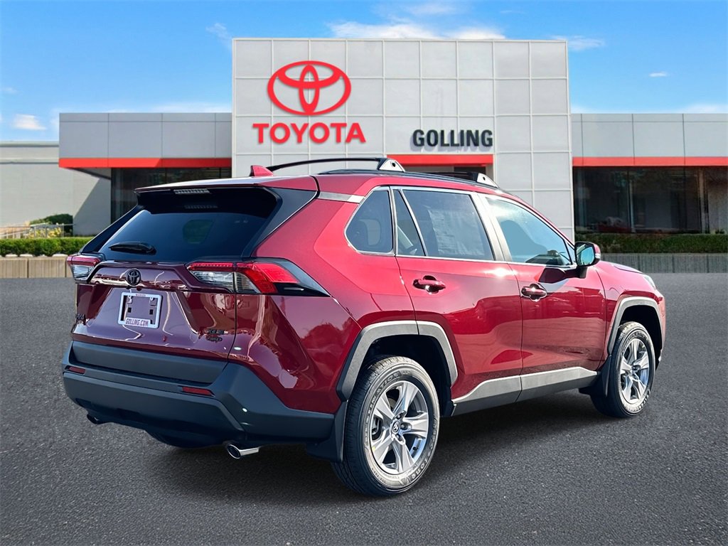 2025 Toyota RAV4 XLE photo 2