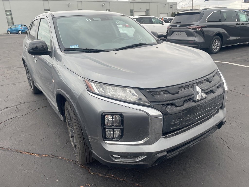 2025 Mitsubishi Outlander Sport LE photo 3
