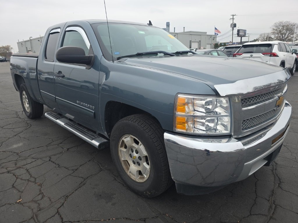 2012 Chevrolet Silverado 1500 LT photo 3