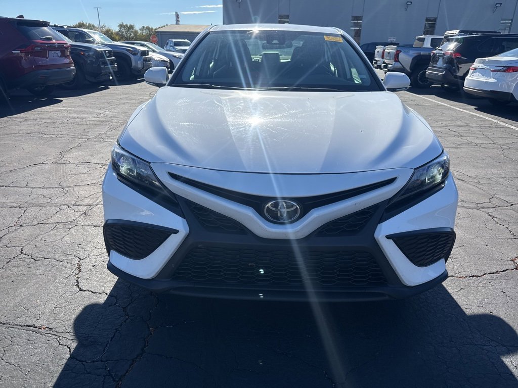 2023 Toyota Camry SE photo 2