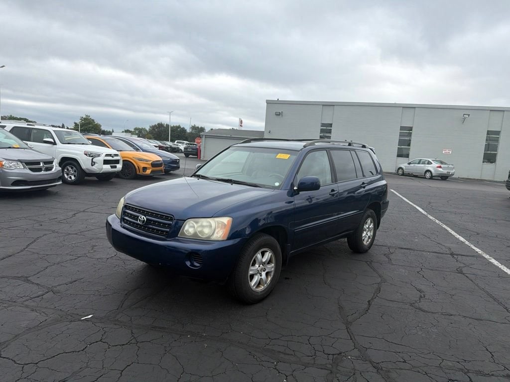 Used 2002 Toyota Highlander Base with VIN JTEHF21A920095113 for sale in Warren, MI