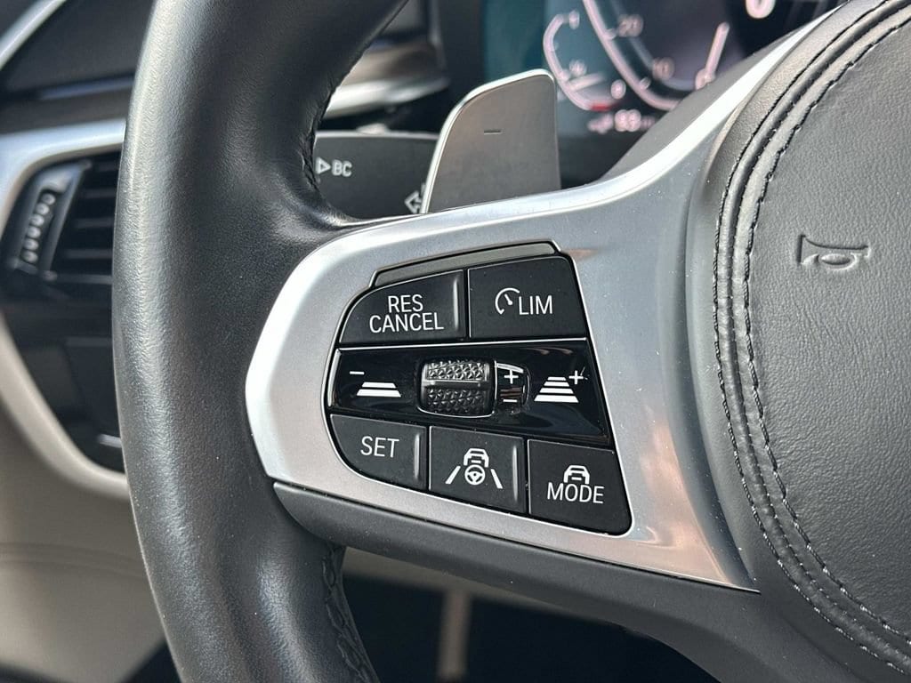 2023 BMW 5 Series 530e - Photo 22