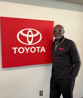 Staff member Kenneth Walker from b9d4e3fe8ad6