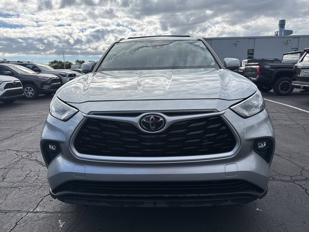 Used 2022 Toyota Highlander XLE Sport Utility