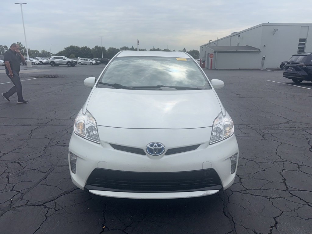 2015 Toyota Prius Four photo 2