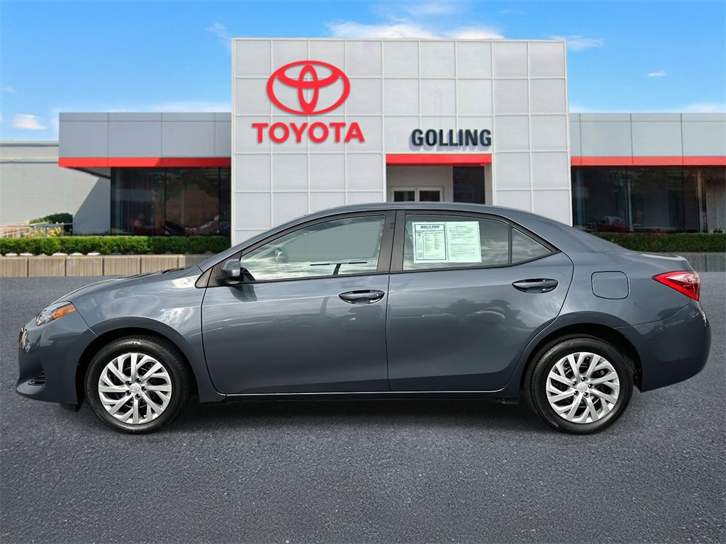2018 Toyota Corolla LE photo 2