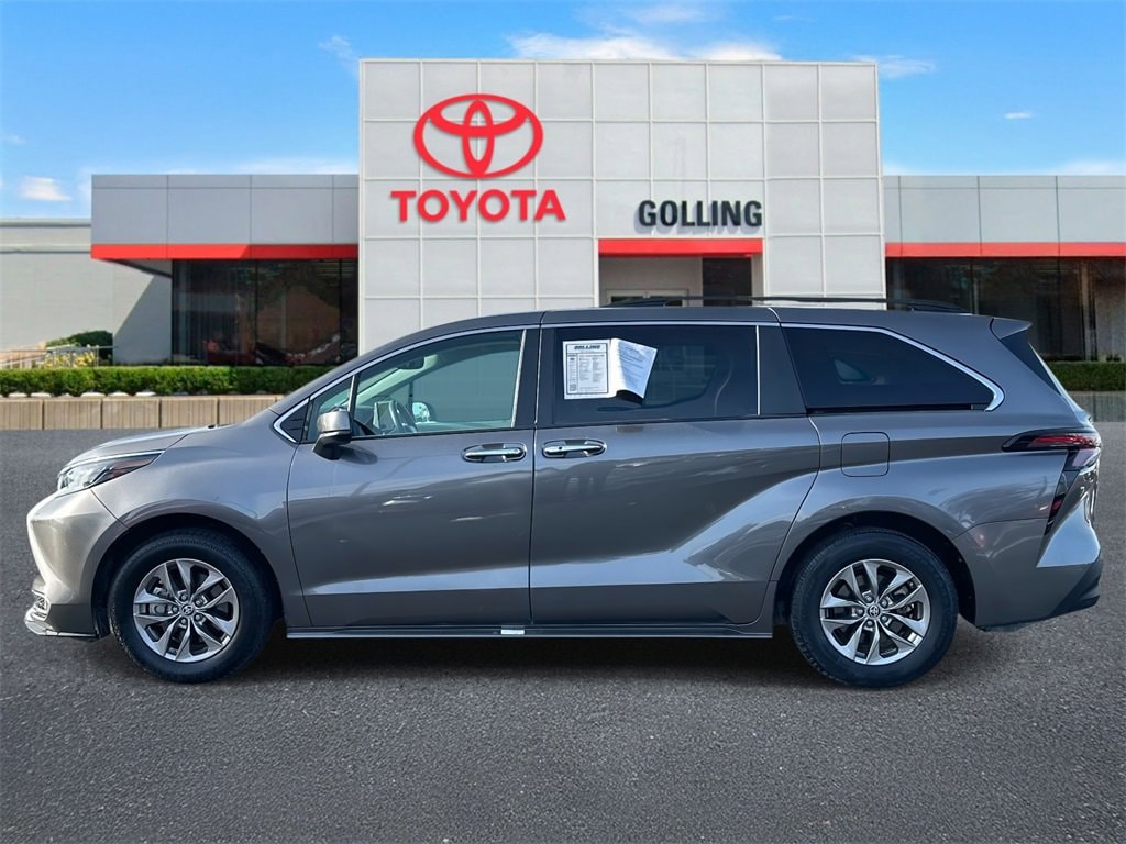 Used 2024 Toyota Sienna XLE Passenger Van