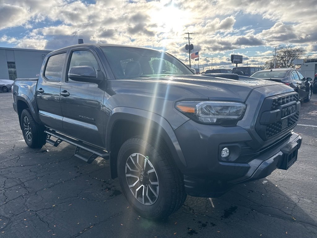2022 Toyota Tacoma TRD Sport photo 3