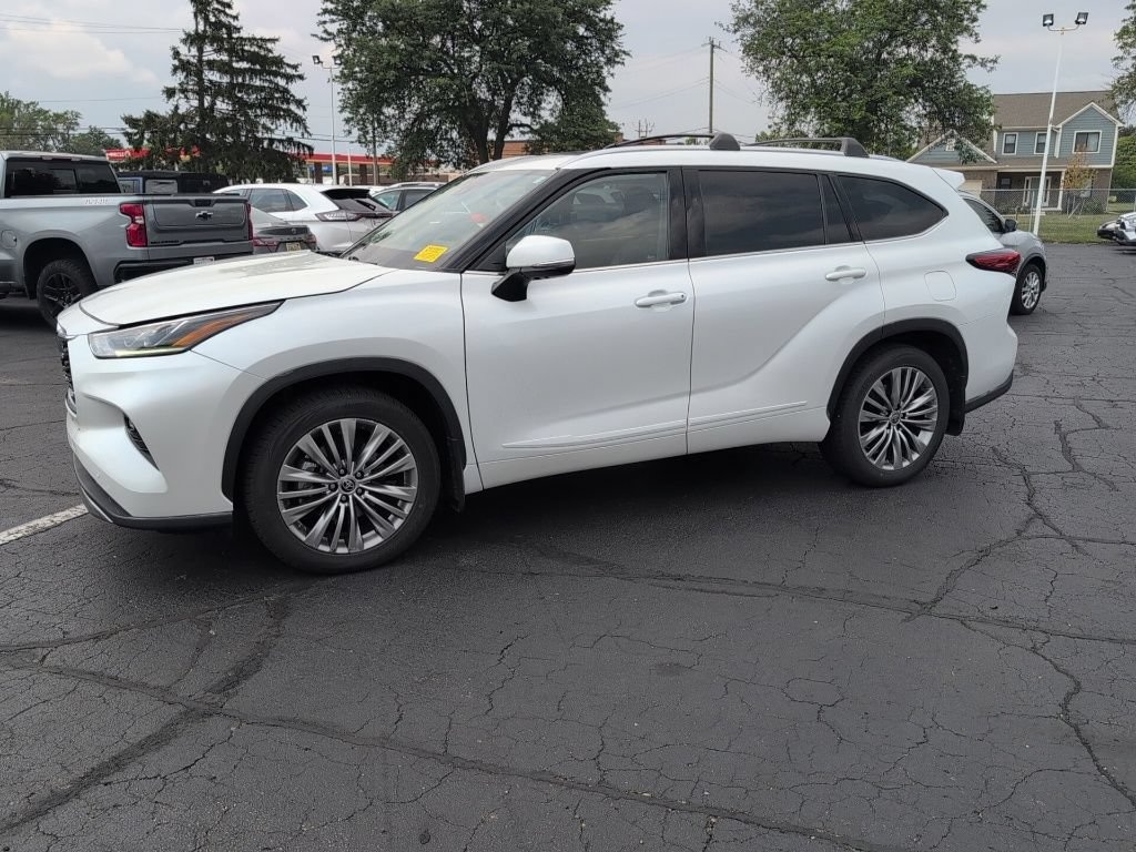 Used 2022 Toyota Highlander Platinum Sport Utility