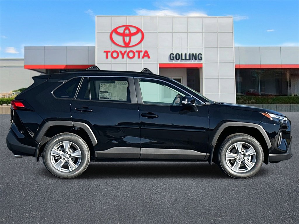 2025 Toyota RAV4 XLE photo 2