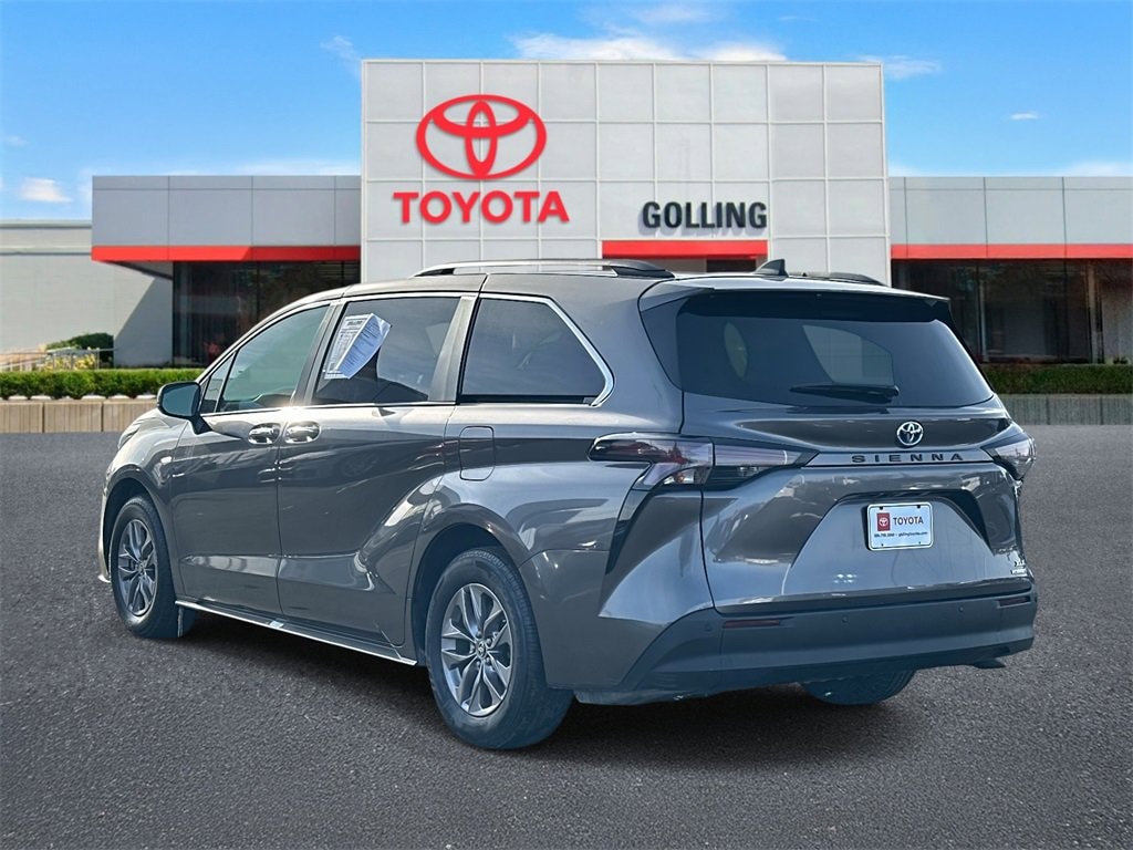 Used 2024 Toyota Sienna XLE Passenger Van