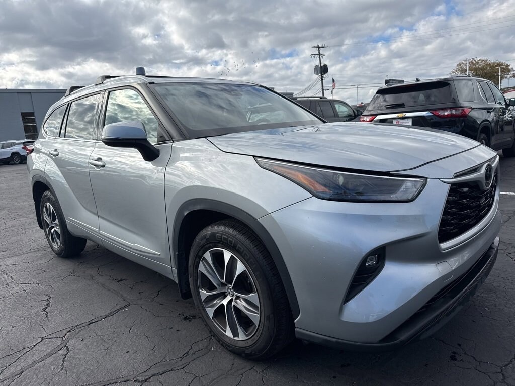Used 2022 Toyota Highlander XLE Sport Utility