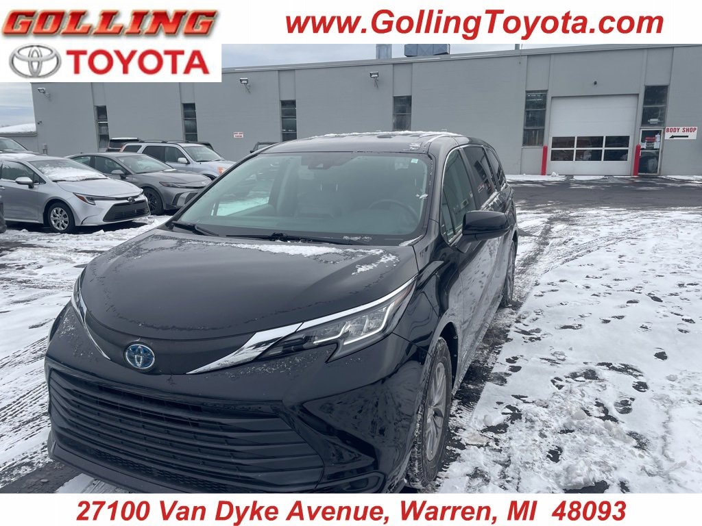 Used 2021 Toyota Sienna LE Passenger Van