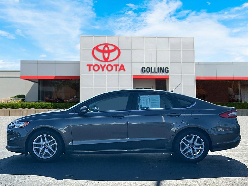 Used 2016 Ford Fusion SE with VIN 3FA6P0HD5GR184686 for sale in Warren, MI
