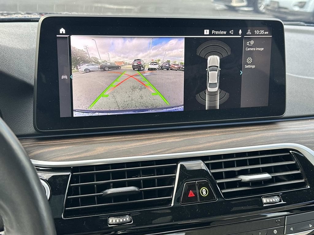 2023 BMW 5 Series 530e - Photo 31