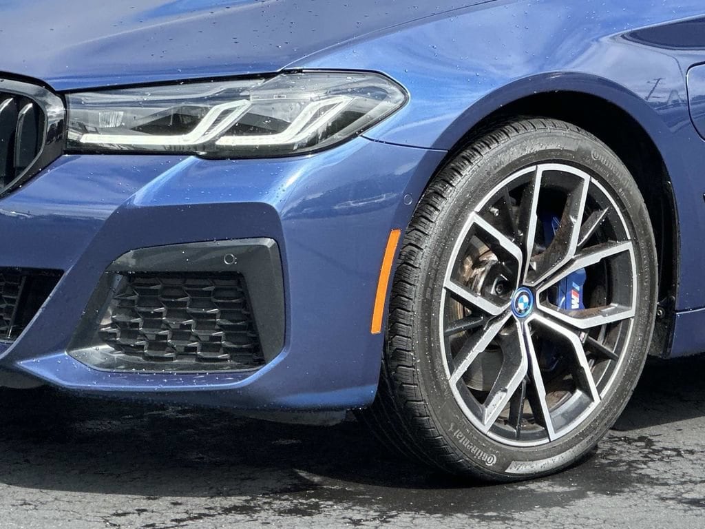 2023 BMW 5 Series 530e - Photo 8