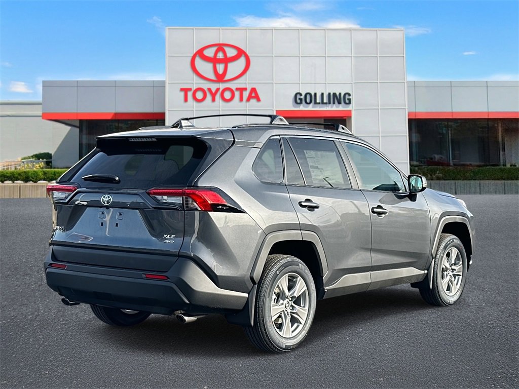 2025 Toyota RAV4 XLE photo 2