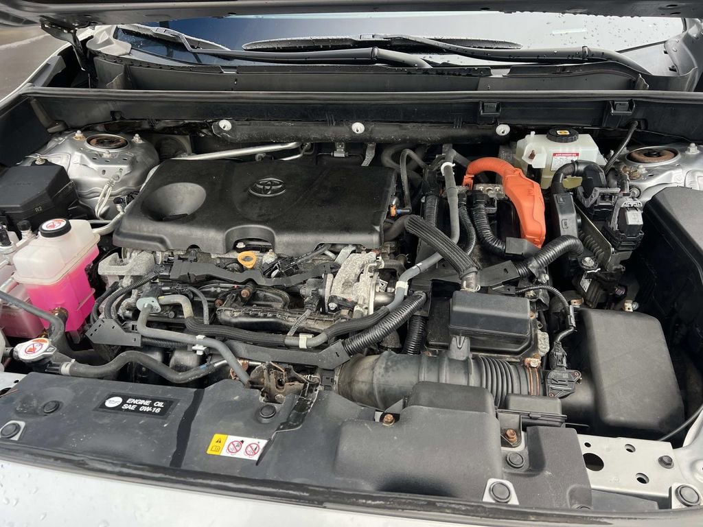 2021 Toyota RAV4 XLE - Photo 10