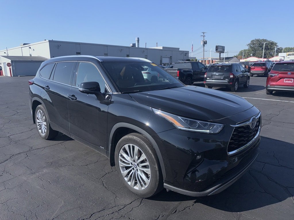 2023 Toyota Highlander Hybrid Platinum photo 3