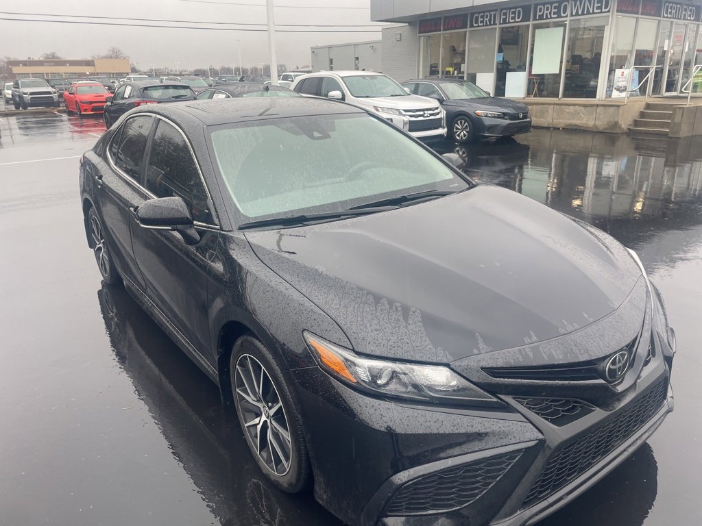 2024 Toyota Camry SE photo 3