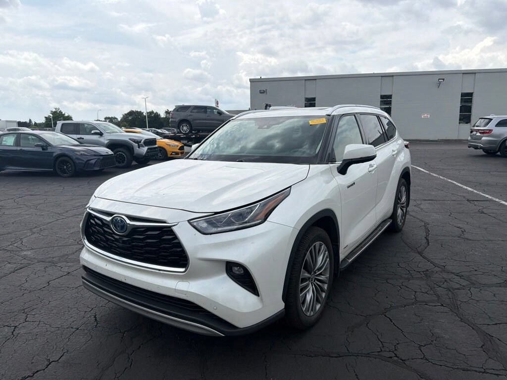 Used 2021 Toyota Highlander Hybrid Platinum Sport Utility